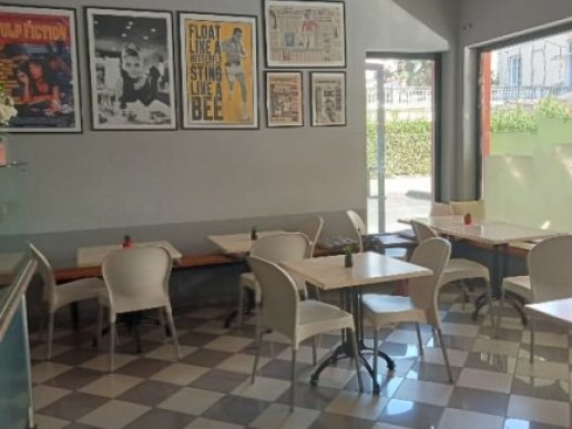 Pizzeria takeaway and with indoor and outdoor tables - 2