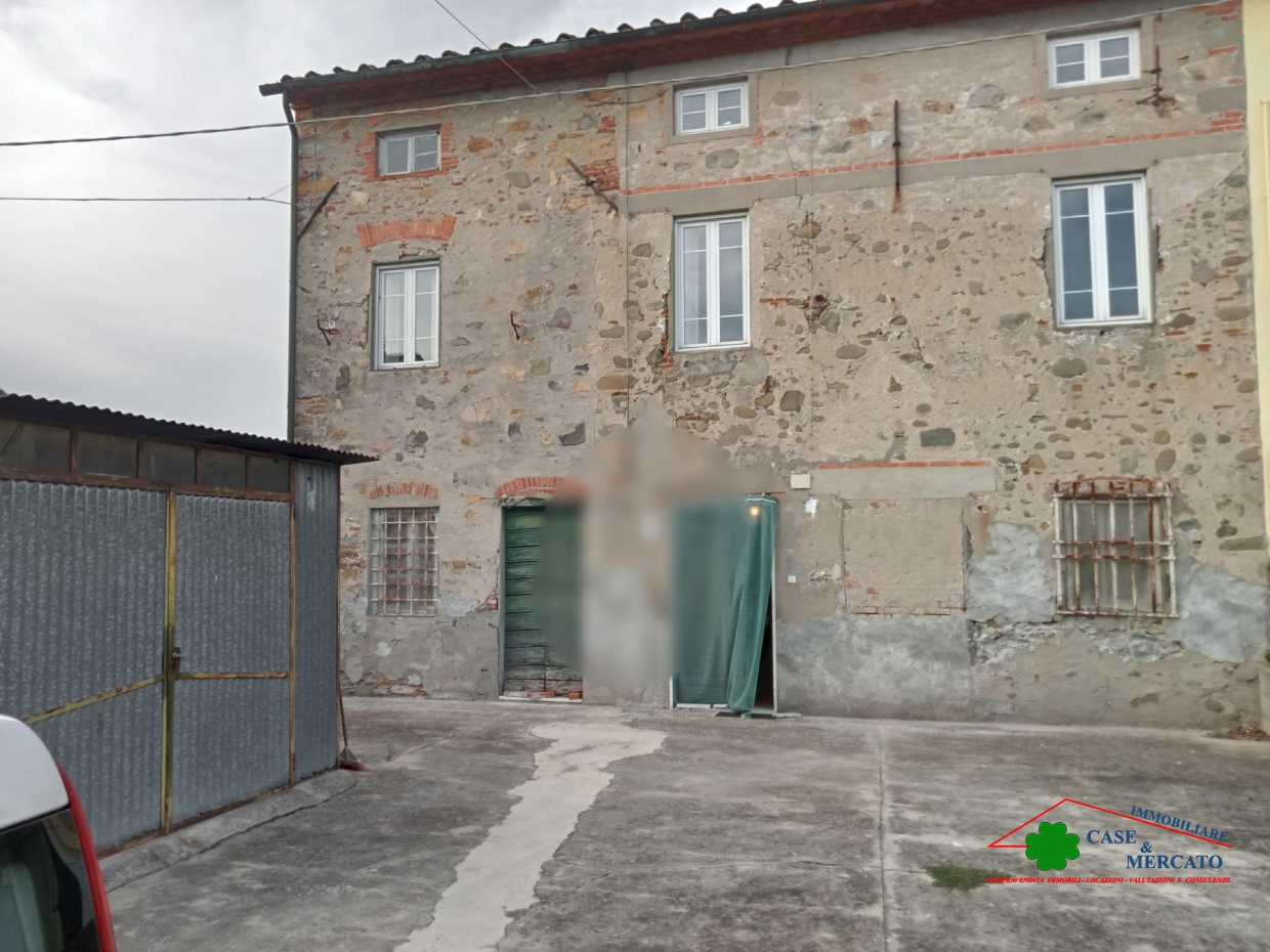 Casa semi-indipendente in Via Romana a Capannori