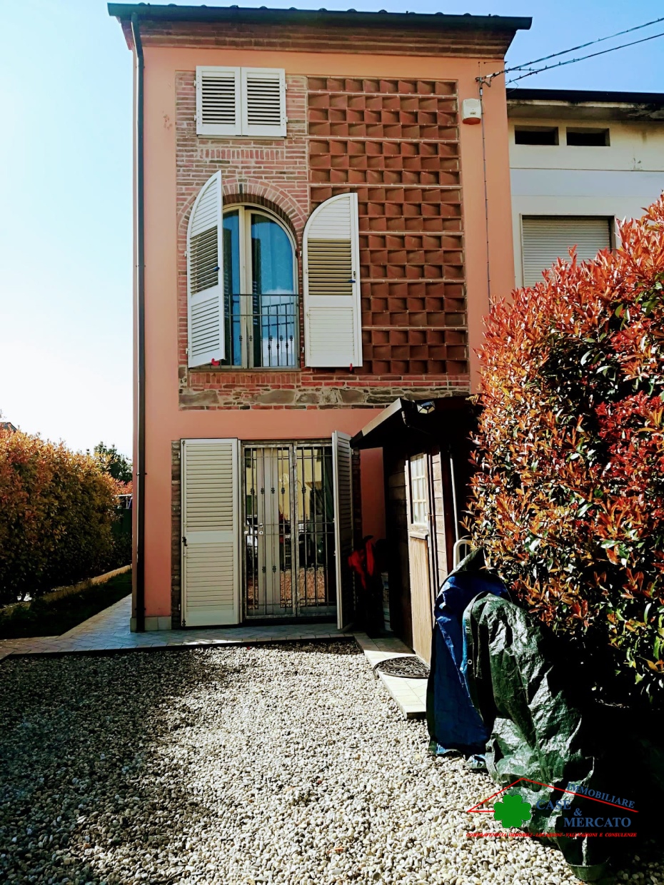 Casa semi-indipendente in Via Baccioni a Capannori